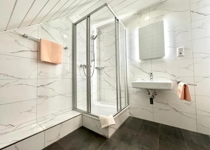 Deutsches Haus Mit Wlan Und Parkplatz, Hdz Und Kliniken In Der Naehe, Direkt An Der A2 Und A30 Gelegen Hotel Lohne (North Rhine-Westphalia)